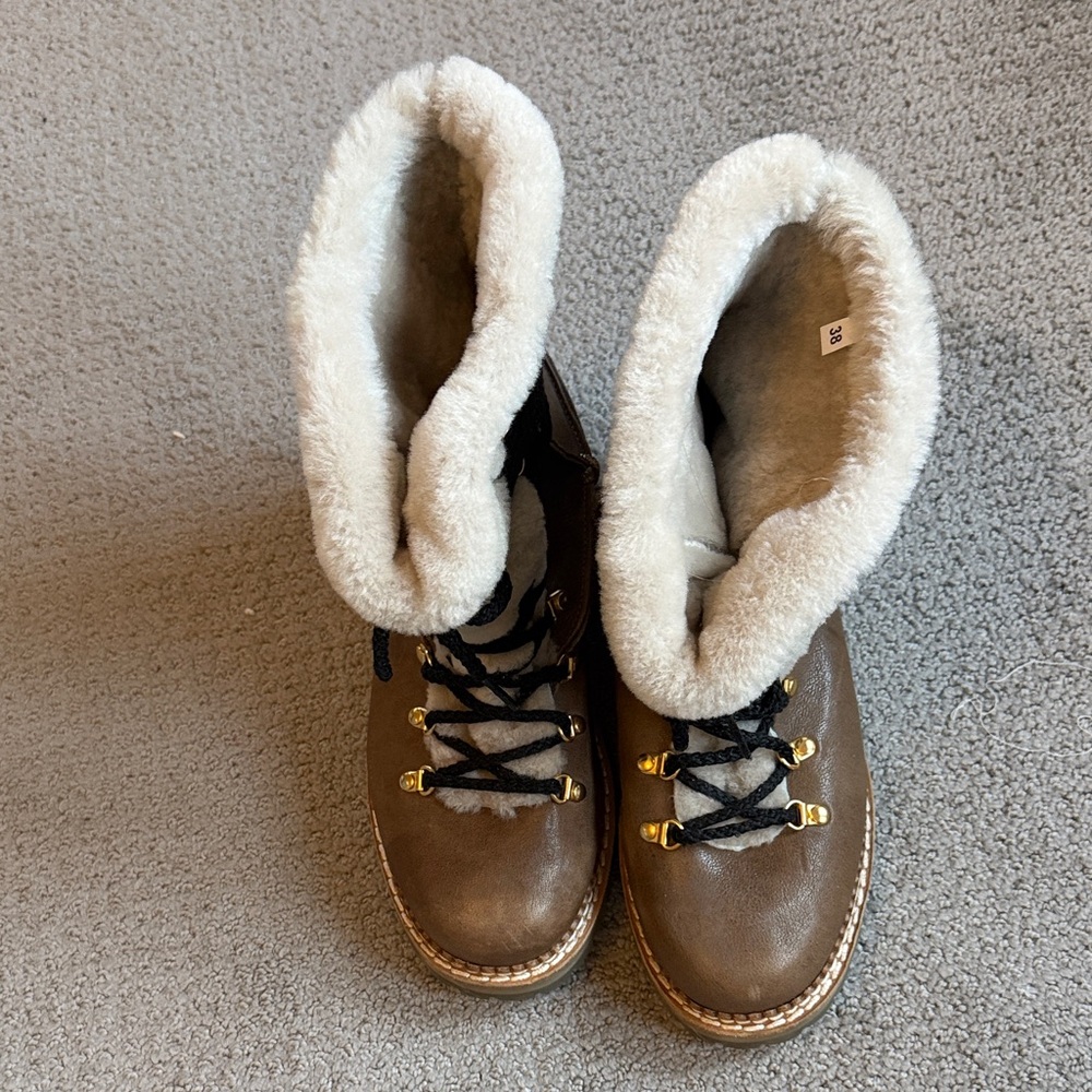 Montelliana Cozy Brown Ankle Boots with Shearling Lining size 8.  worn once.